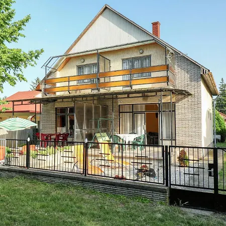 Petunia 2 By Interhome *