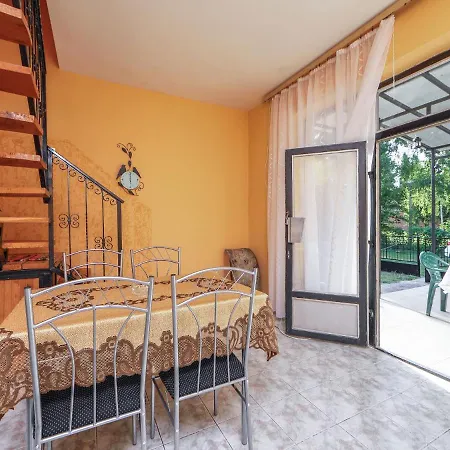 Сasa de vacaciones Petunia 2 By Interhome *